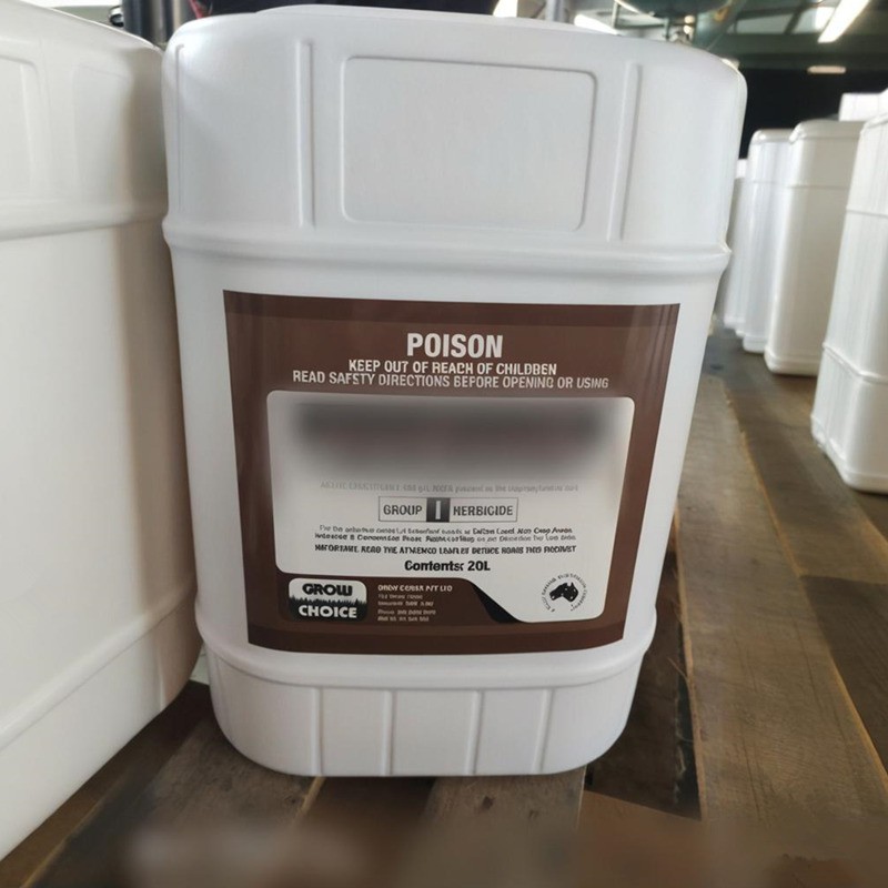 ¿El MCPA es absorbido por las raíces u hojas de las plantas?